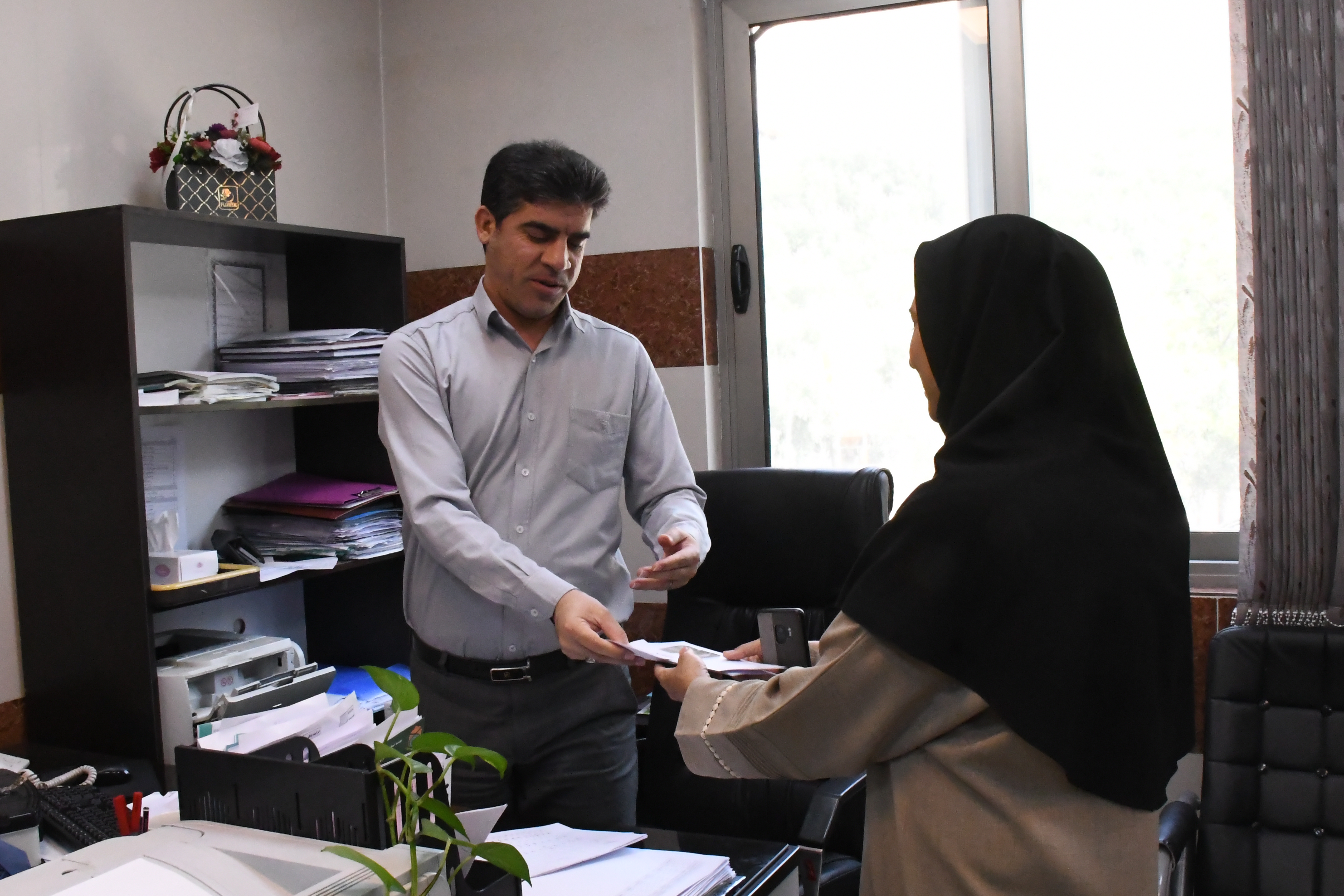 تصویر خبر اهدای کارت هدیه به همکاران متولد نیمه اول سال 